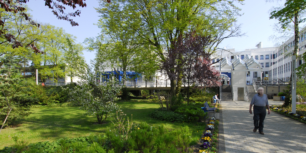 Aussenanlagen der Klinik Nauen Parkanlage