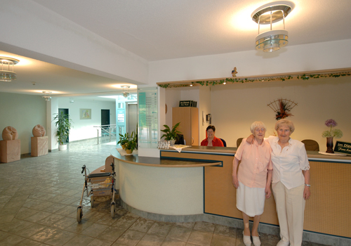 Empfang mit Bewohnerinnen im Seniorenpflegezentrum Fontanepark